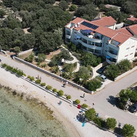 1 Bedroom Gorgeous In Appartamento Mandre